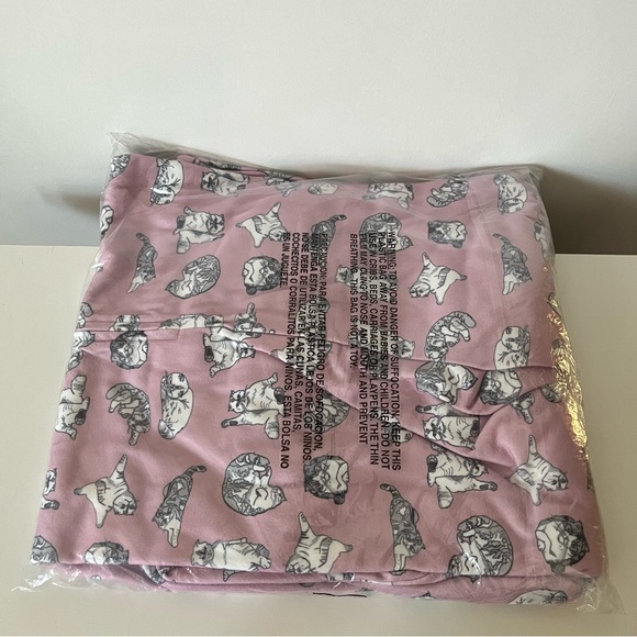 NWT Taylor Swift Cat Pattern Onesie Pajamas, Pink - Picture 13 of 13
